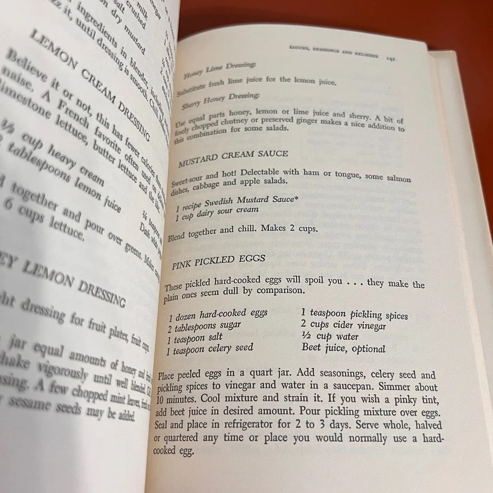 Serve It Cold! Cookbook June Crosby Ruth Conrad Bateman 1969 Book Club Edition